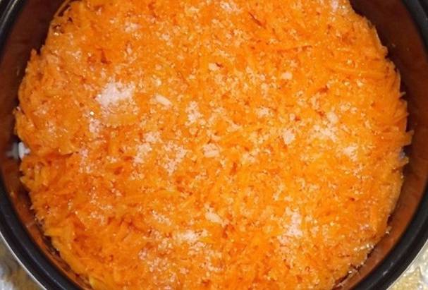 Рисовая каша с тыквой на воде в кастрюле