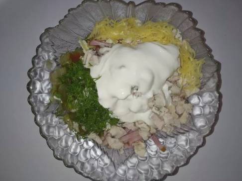 Салат «Валенсия» с курицей и ветчиной