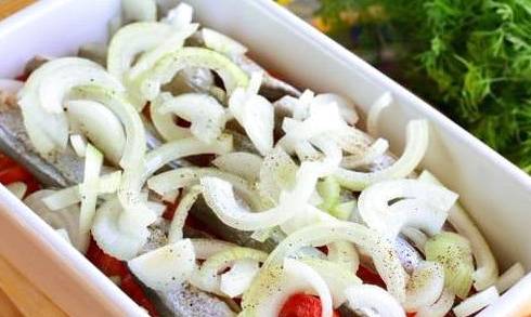 Мойва с картошкой в духовке