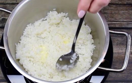 Рисовая каша с яблоками на воде