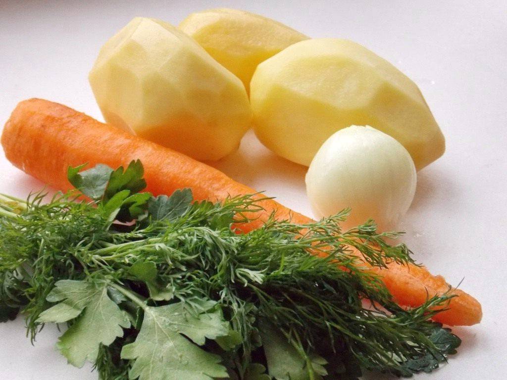 Куриный суп с домашней лапшой и картошкой