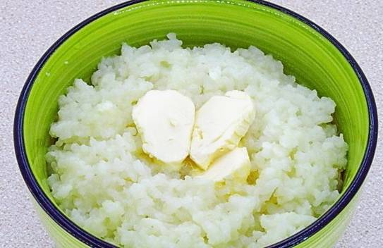 Рисовая каша на воде для ребенка