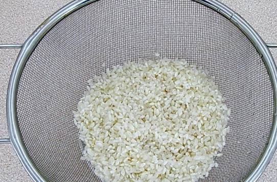 Рисовая каша на воде для ребенка