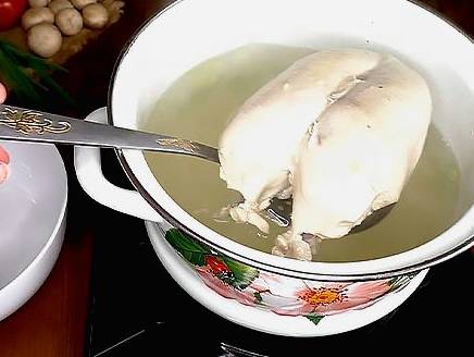 Суп с курицей, шампиньонами, картофелем и плавленым сыром