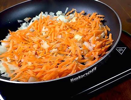 Суп с курицей, шампиньонами, картофелем и плавленым сыром