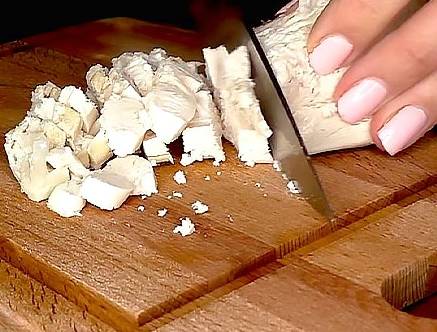Суп с курицей, шампиньонами, картофелем и плавленым сыром