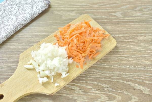 Суп с тушенкой, картошкой и вермишелью