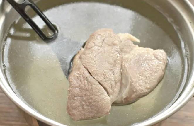 Мясной суп с картофелем и вермишелью