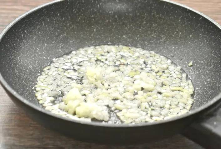Мясной суп с картофелем и вермишелью