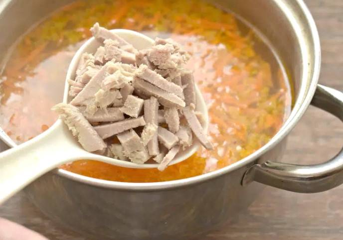 Мясной суп с картофелем и вермишелью