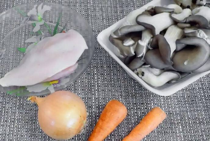 Суп с вешенками и курицей