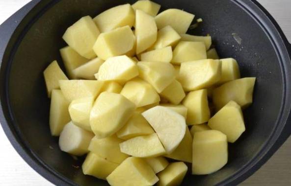 Суп из говядины с картошкой, морковкой и луком