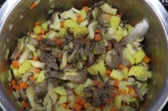 Суп с вешенками и картошкой