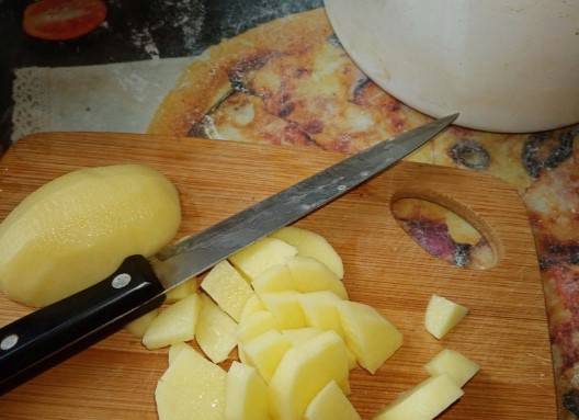 Суп с солеными грибами и картошкой