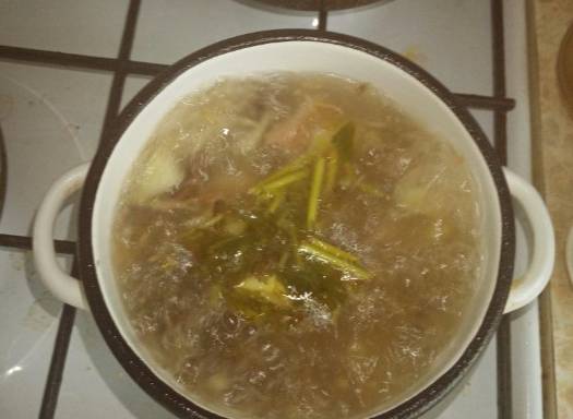 Суп с солеными грибами и картошкой