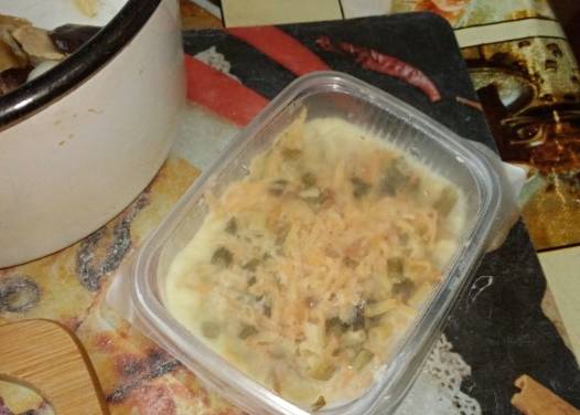 Суп с солеными грибами и картошкой