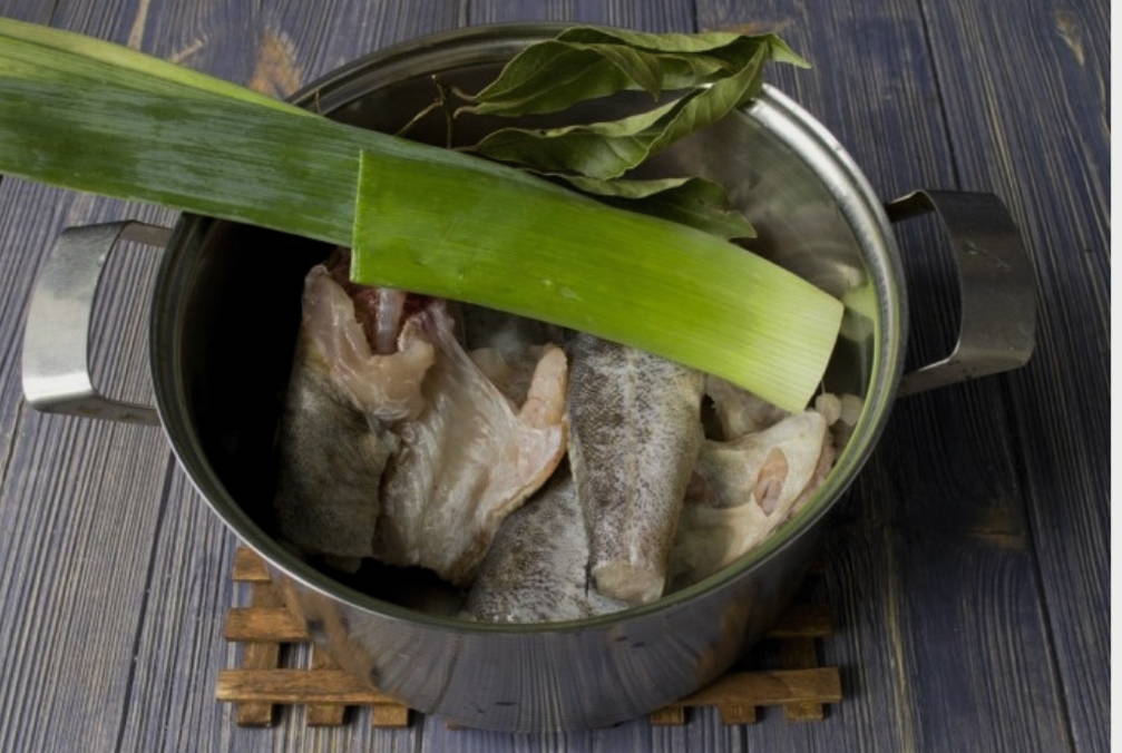Суп из трески с картофелем и овощами
