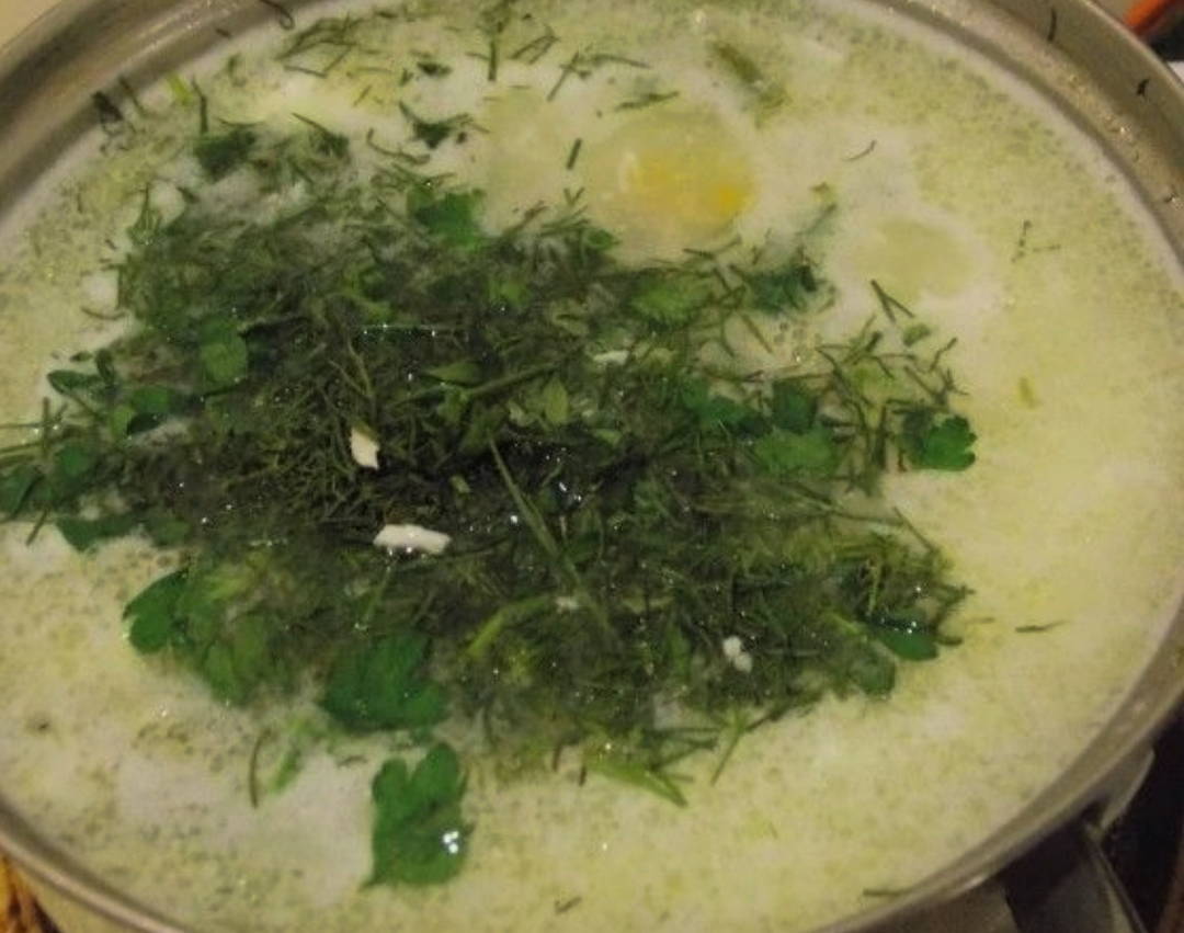 Куриный суп с рисом и яйцом