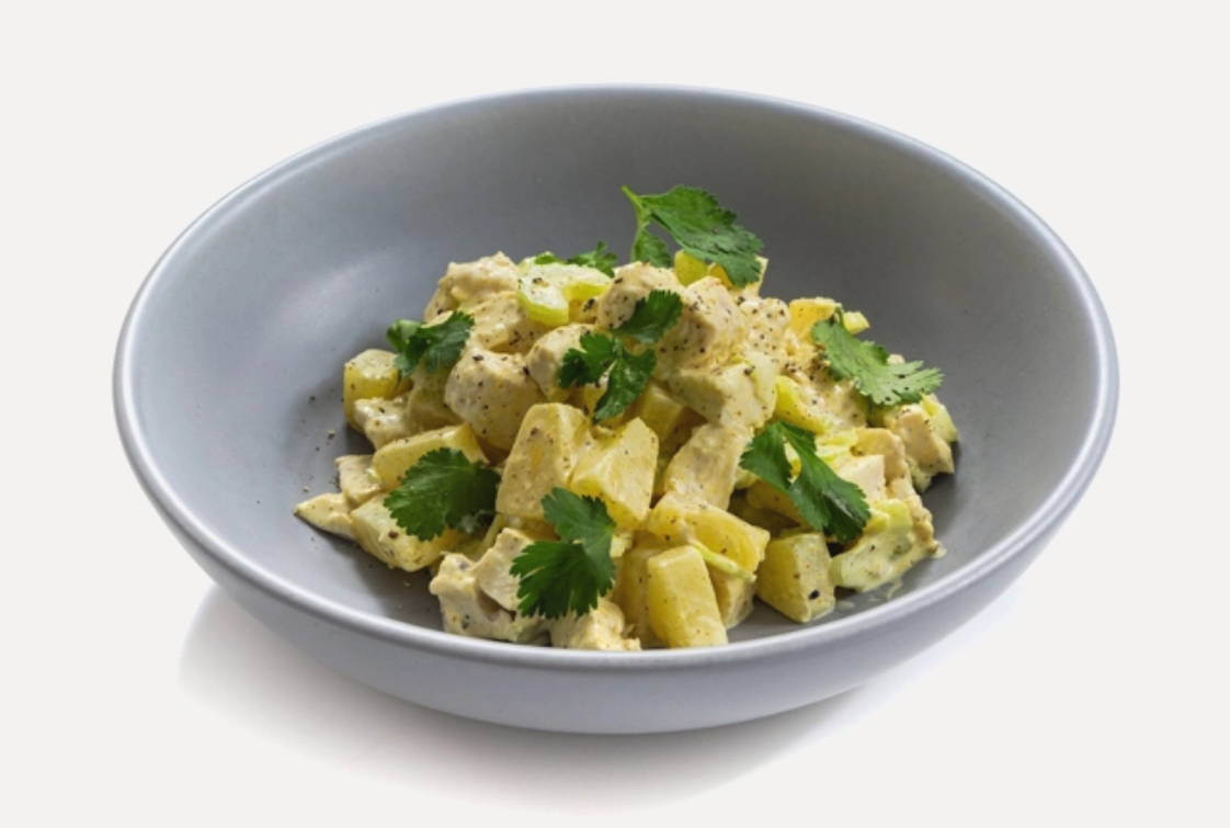 Салат «Белые ночи» с курицей, ананасами и сельдереем