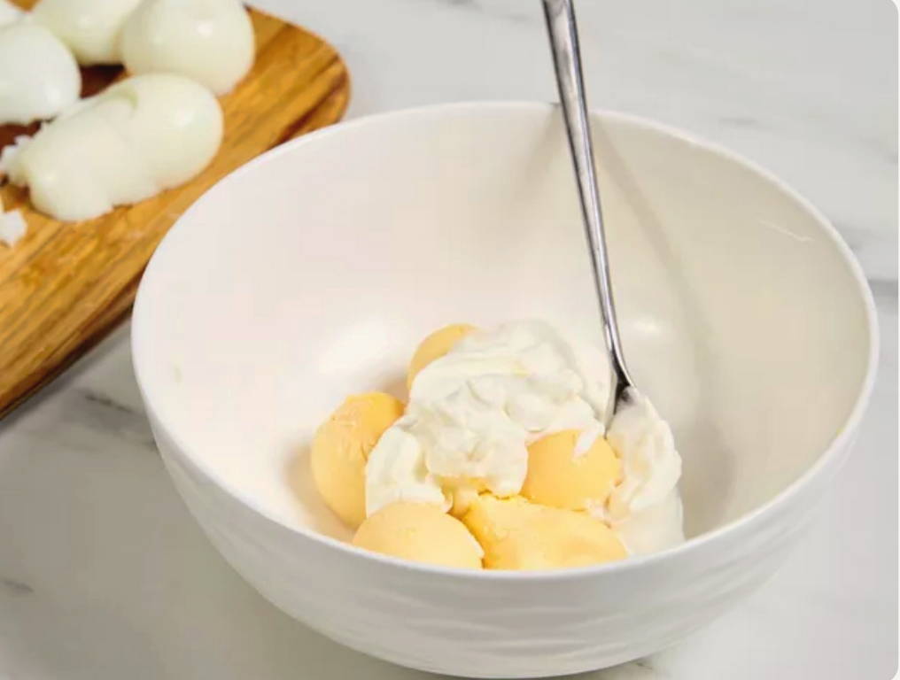 Салат «Белая береза» с черносливом и курицей