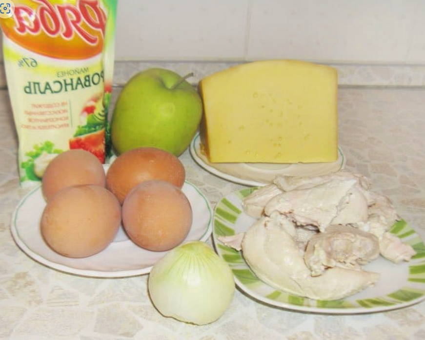 Салат «Белая берёза» с курицей и яблоком