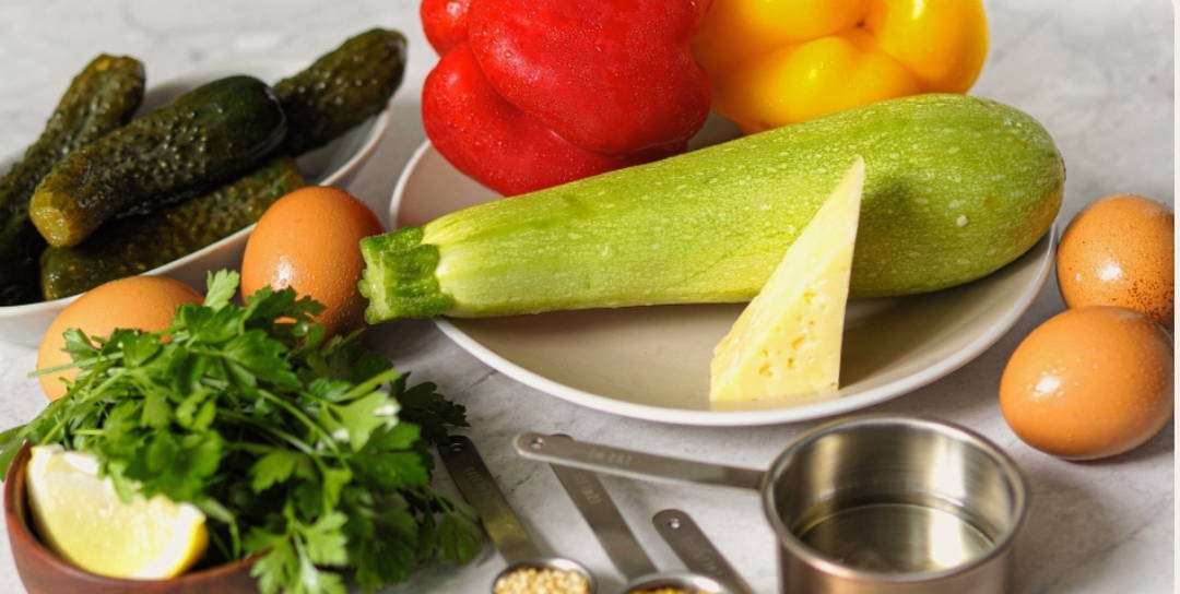 ПП салат с солёными огурцами