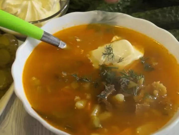 Суп с мясом и солеными огурцами