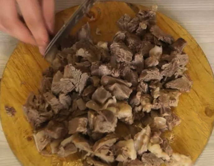Суп с мясом и солеными огурцами