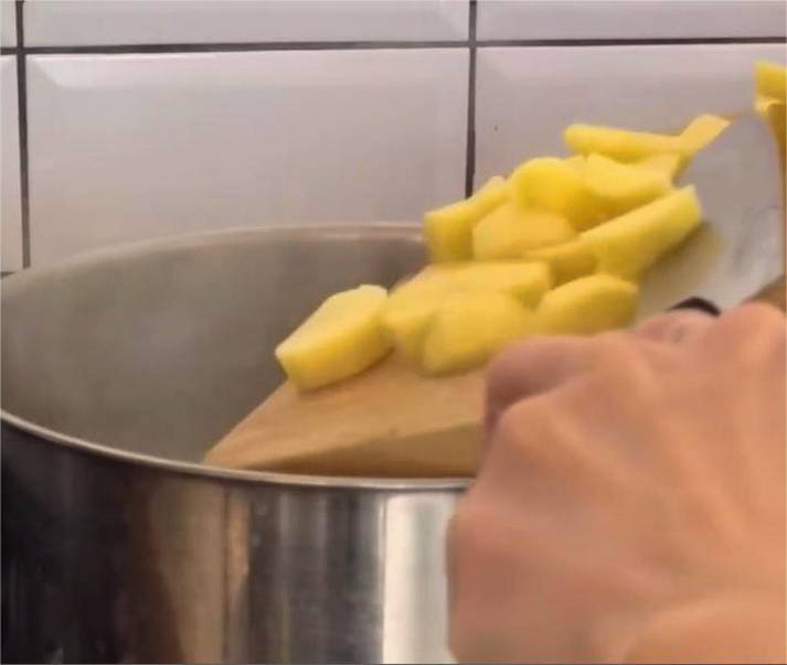 Суп с крапивой и клецками