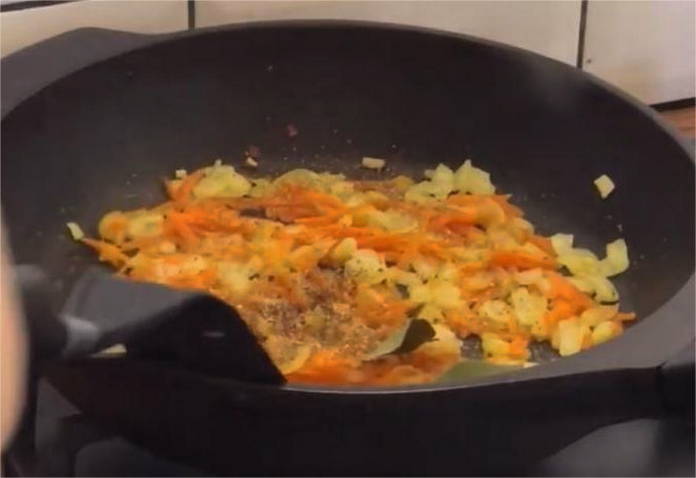 Суп с крапивой и клецками