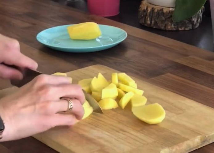 Суп с крапивой и клецками