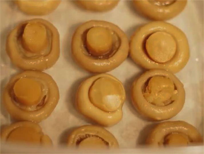 Салат «Грибная поляна» с шампиньонами и корейской морковью