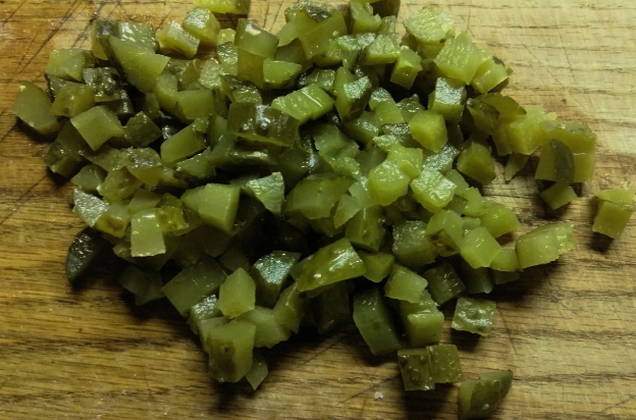 Салат «Грибная поляна» с шампиньонами и копченой курицей