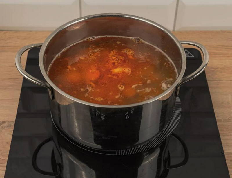 Суп с сосисками, вермишелью и картошкой