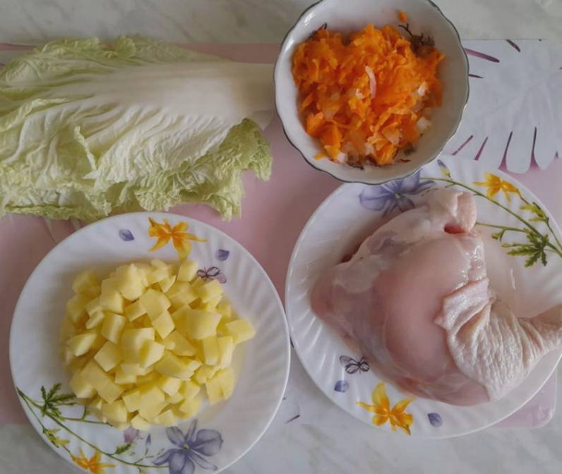 Суп с курицей и пекинской капустой