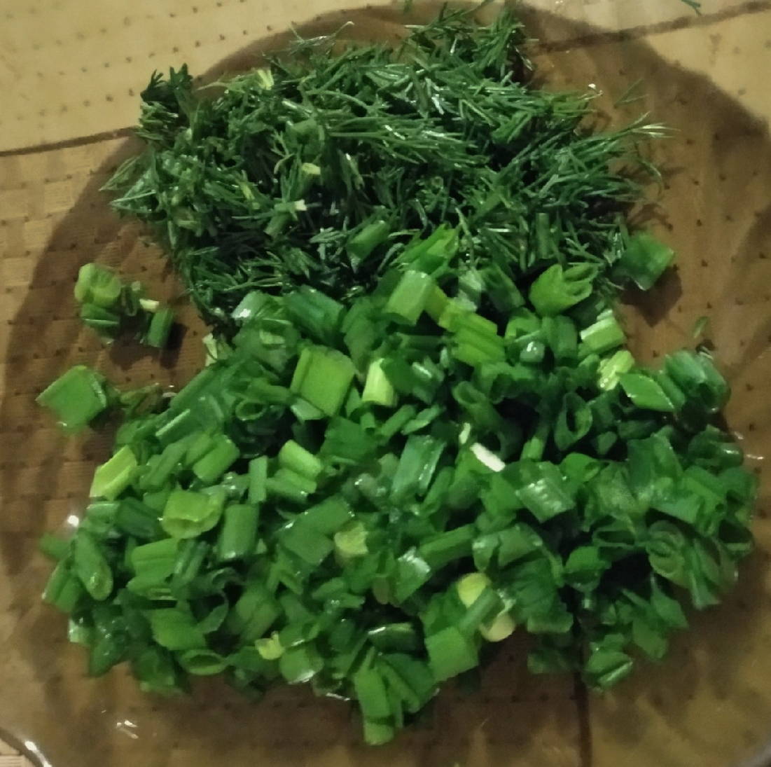 Суп с зеленым горошком и яйцом