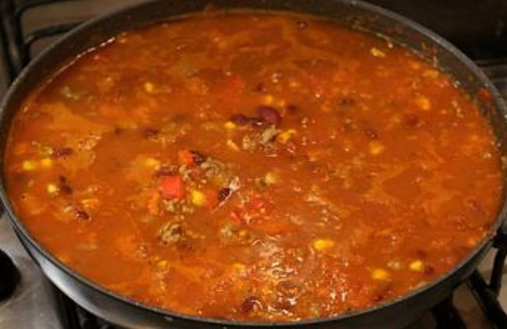 Мексиканский суп с фасолью, кукурузой и фаршем