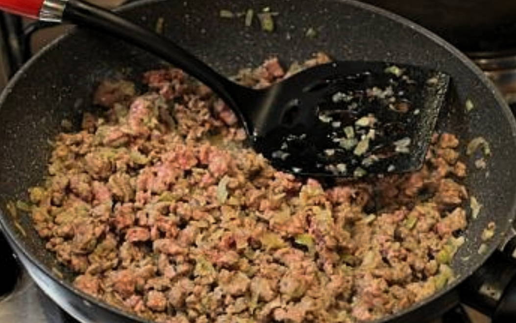 Мексиканский суп с фасолью, кукурузой и фаршем