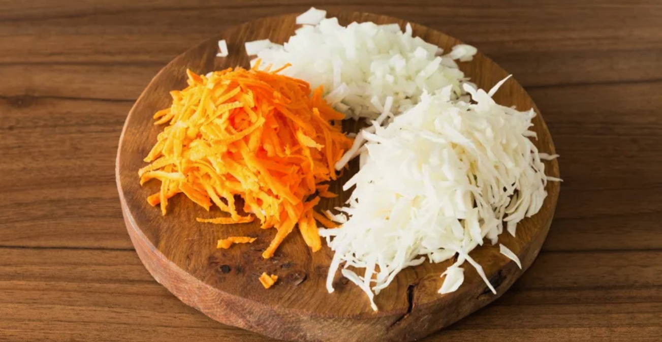 Суп с курицей, капустой и картошкой
