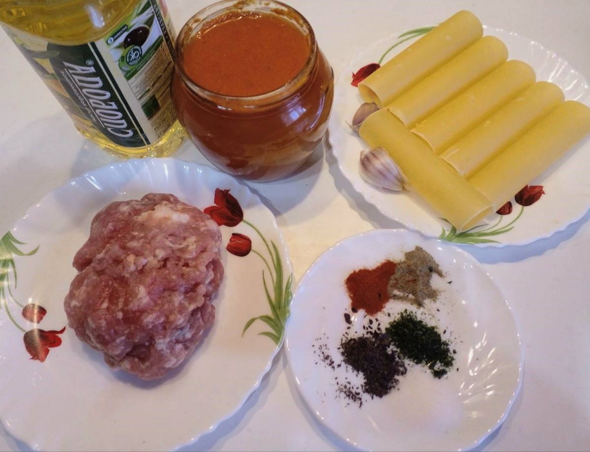 Каннеллони с фаршем на сковороде