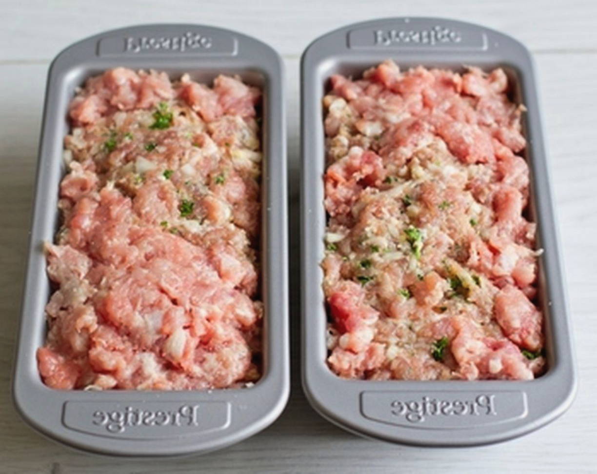 Мясной рулет из фарша с начинкой в духовке
