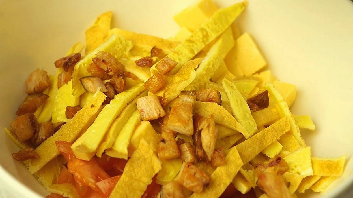 Салат «Гусарский» с копченой курицей