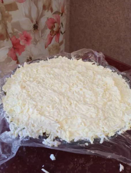 Слоеный салат «Грибная поляна» с шампиньонами и курицей