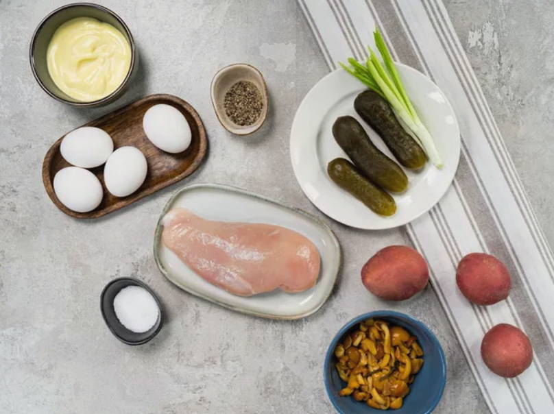 Салат «Грибная поляна» с маринованными опятами