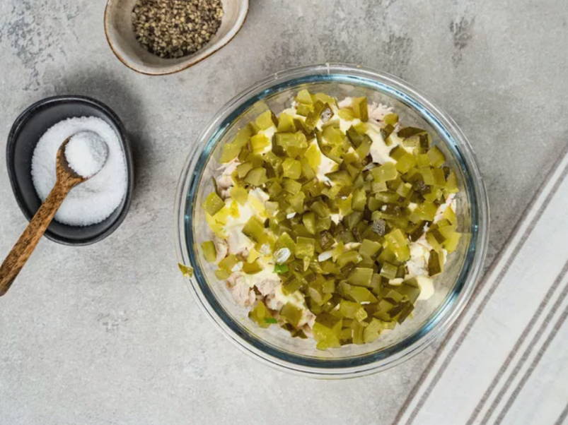 Салат «Грибная поляна» с маринованными опятами