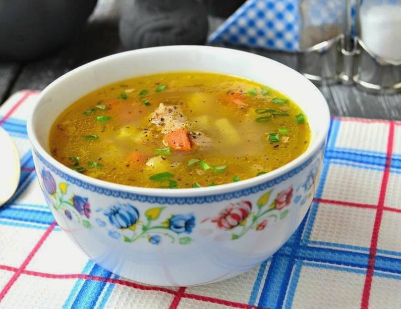 Суп со свининой, гречкой и картошкой