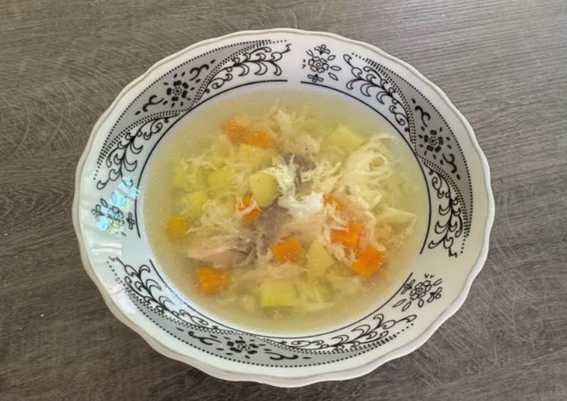 Суп из головы и хвоста красной рыбы с картошкой