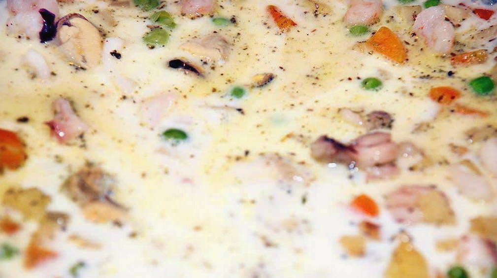 Суп с морепродуктами и сливками