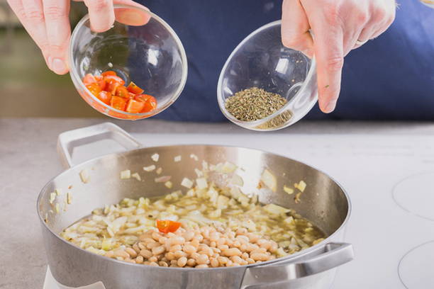 Суп с фасолью и капустой