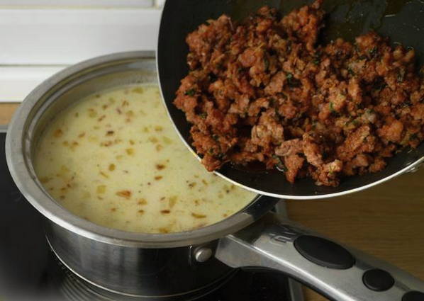 Тосканский суп с фаршем и сливками